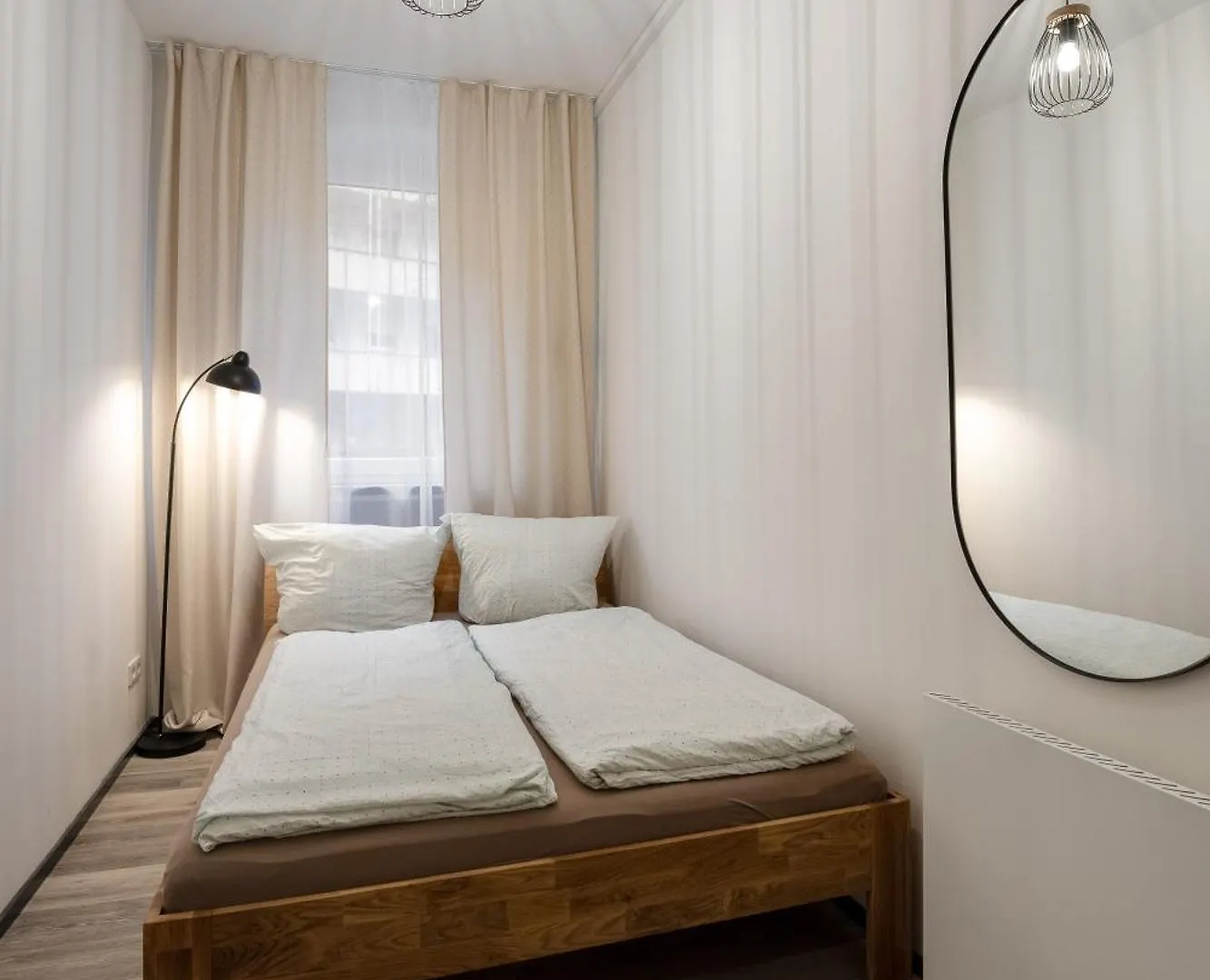 Modern Living Apartment - 3-Zimmer - Nuernberg Nord, Ruhige Seitenstrasse, Fusslaeufig Strassenbahn